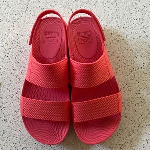 Reef Women’s water vista.  Worn 1 time